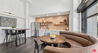 290 North Hudson Avenue - Photo 1 of 1