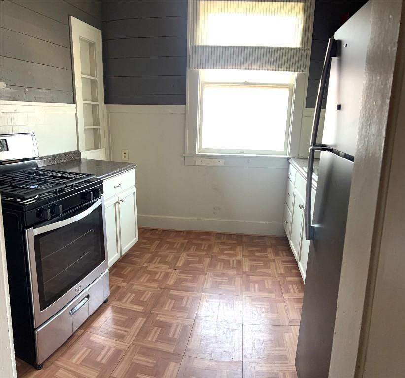 703 West 11th Street #703-5 - Photo 4 of 12