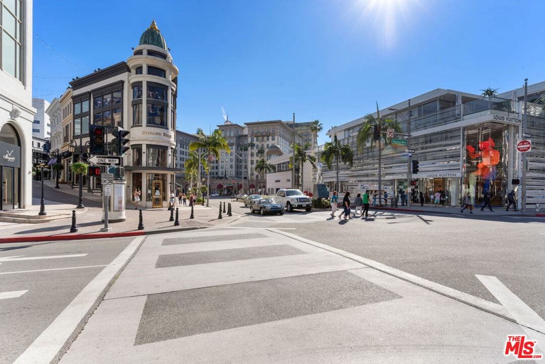 9623 Charleville Blvd #9623 - Photo 7 of 24