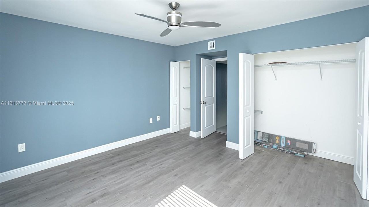 1070 West 43rd Place #1070-38 - Photo 4 of 46