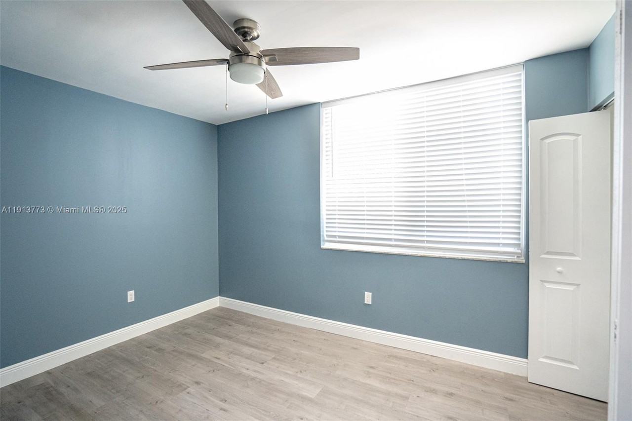 1070 West 43rd Place #1070-38 - Photo 7 of 46