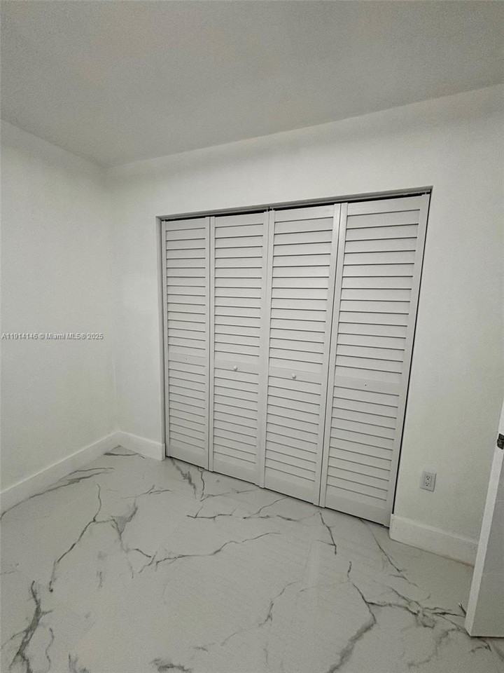 1301 West 38th Place #1301 - Photo 2 of 34