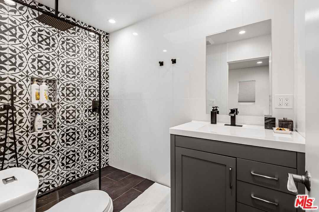 717 Huntley Drive #717 - Photo 6 of 10