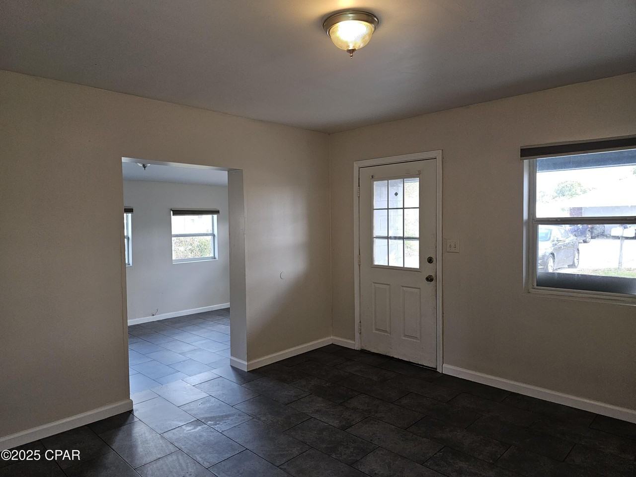 705 Satsuma Ave #705 - Photo 4 of 14