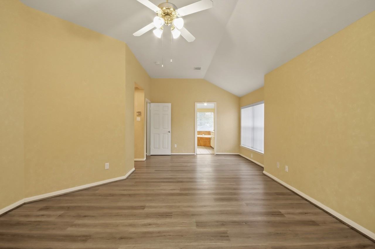 111 South Dreamweaver Circle #111