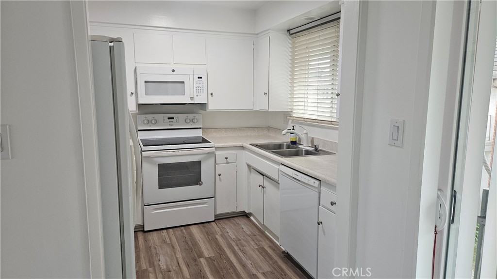 22627 Nadine Circle #22627B - Photo 7 of 18