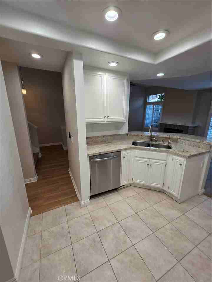 2211 Carob Way #2211 - Photo 2 of 50