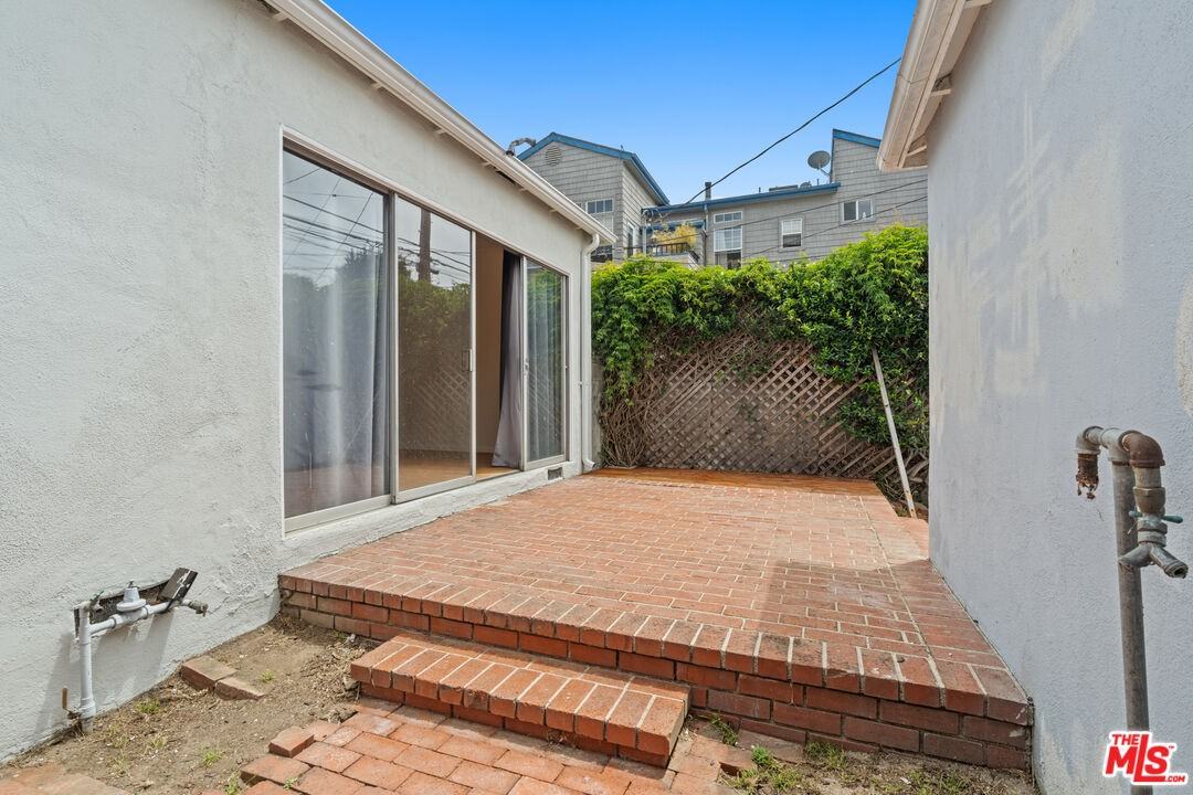 11813 Gateway Blvd #11813 - Photo 4 of 17