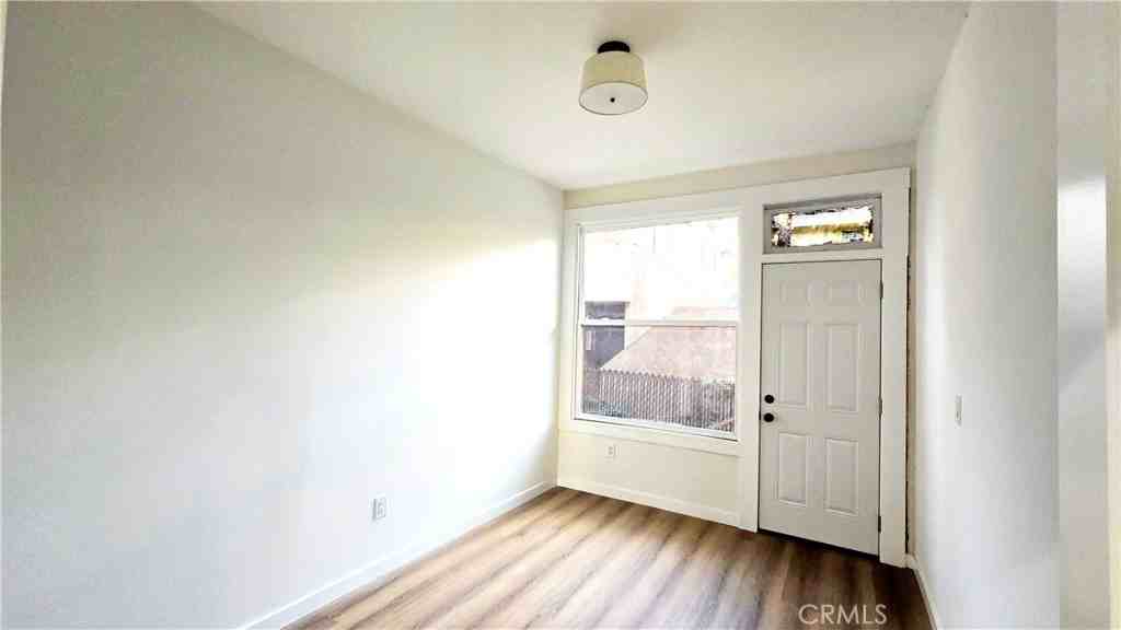 1034 Beacon Ave #1034-1034 - Photo 3 of 9