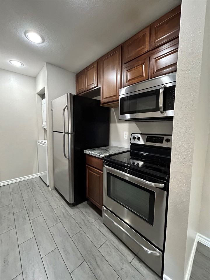 3300 Pebblebrook Drive #3300-82 - Photo 7 of 13