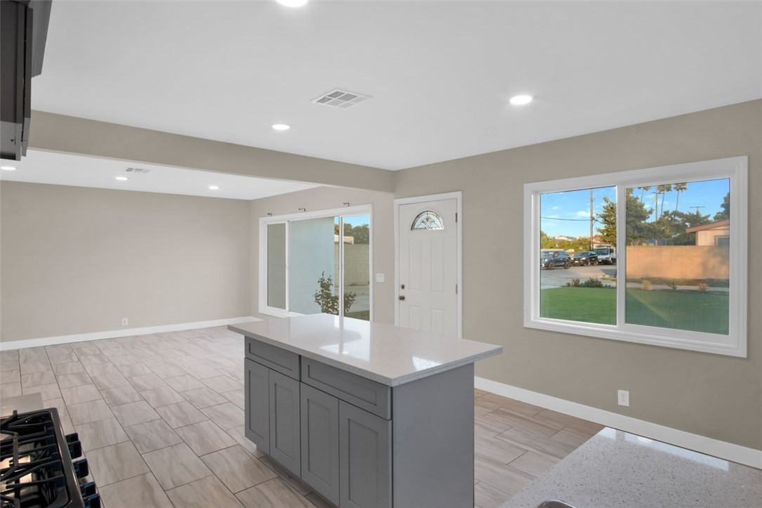 5522 Silver Drive #5522 - Photo 3 of 20