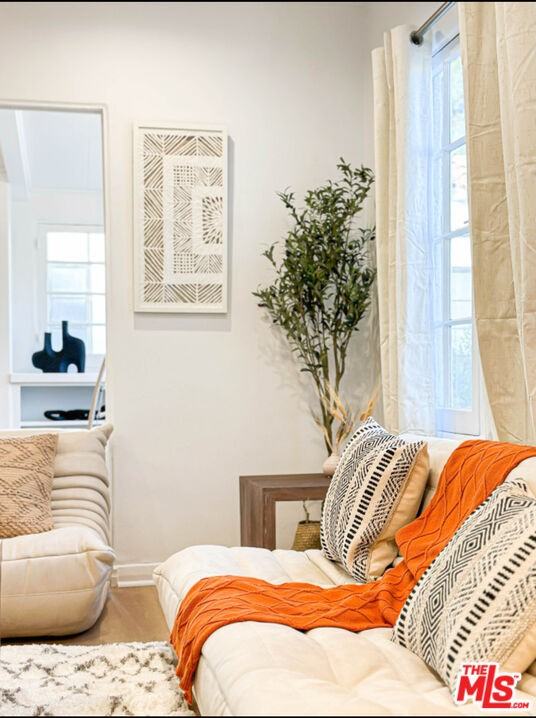 239 S Doheny Dr #239 - Photo 6 of 17