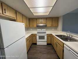 featured image of 1039 Regency Drive #1039