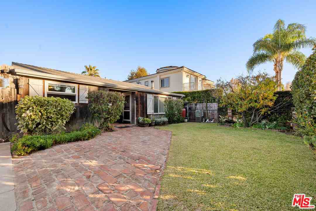 4822 Lemona Avenue #4822 - Photo 3 of 13