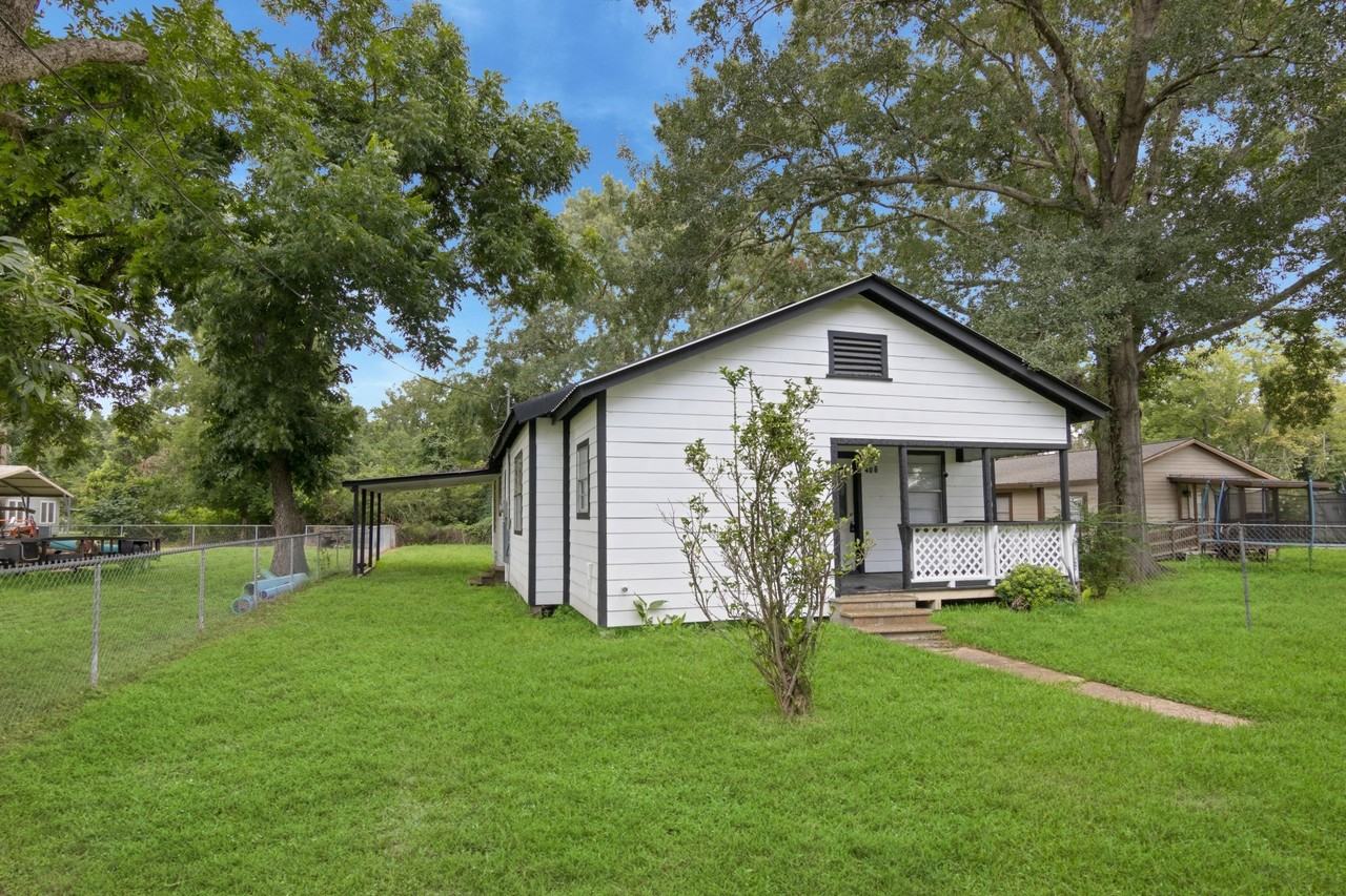 406 Bardash Street #406 - Photo 5 of 24