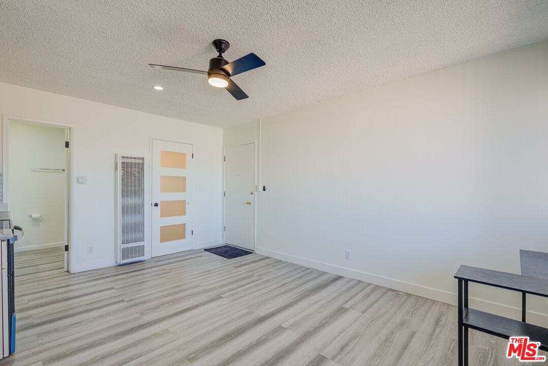 305 E Plymouth St #305A - Photo 3 of 13