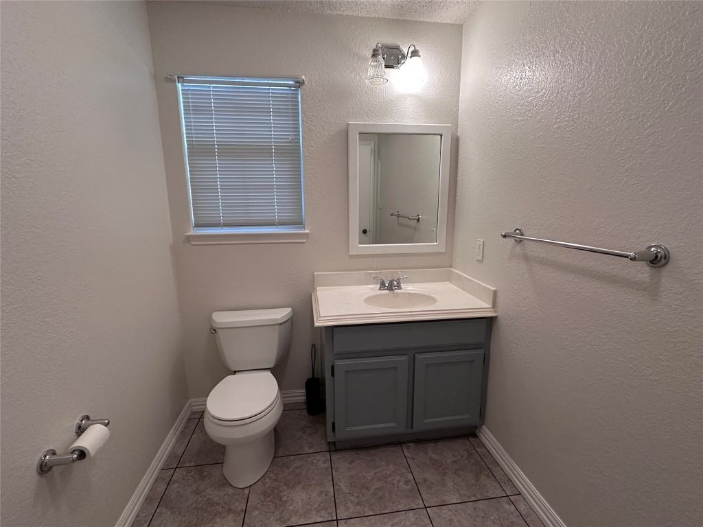 109 Simpson Ave #109 - Photo 3 of 35