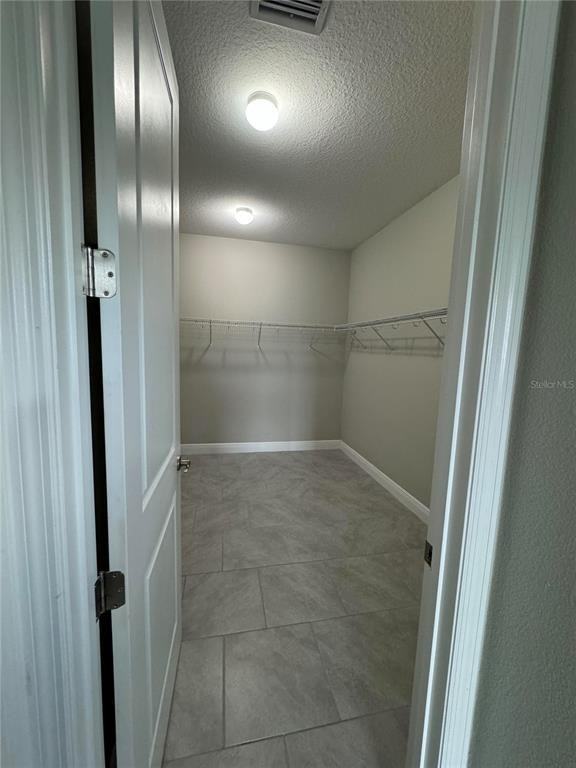 1315 Yorkshire Ct #1315 - Photo 4 of 39