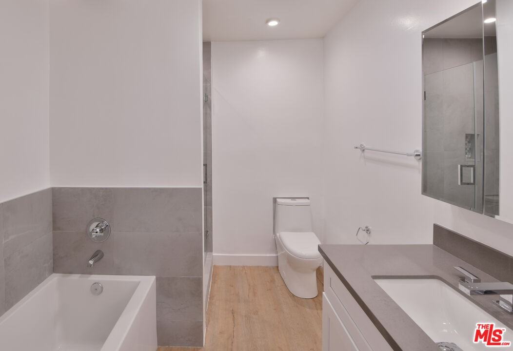 136 South Palm Drive