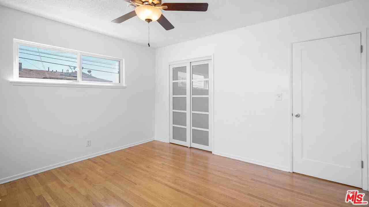 5320 W 57th St #5320 - Photo 5 of 23