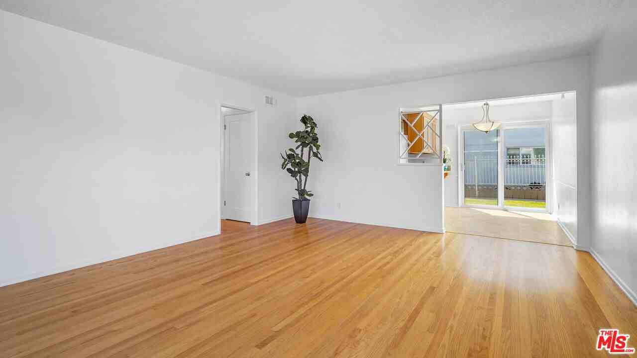 5320 W 57th St #5320 - Photo 7 of 23