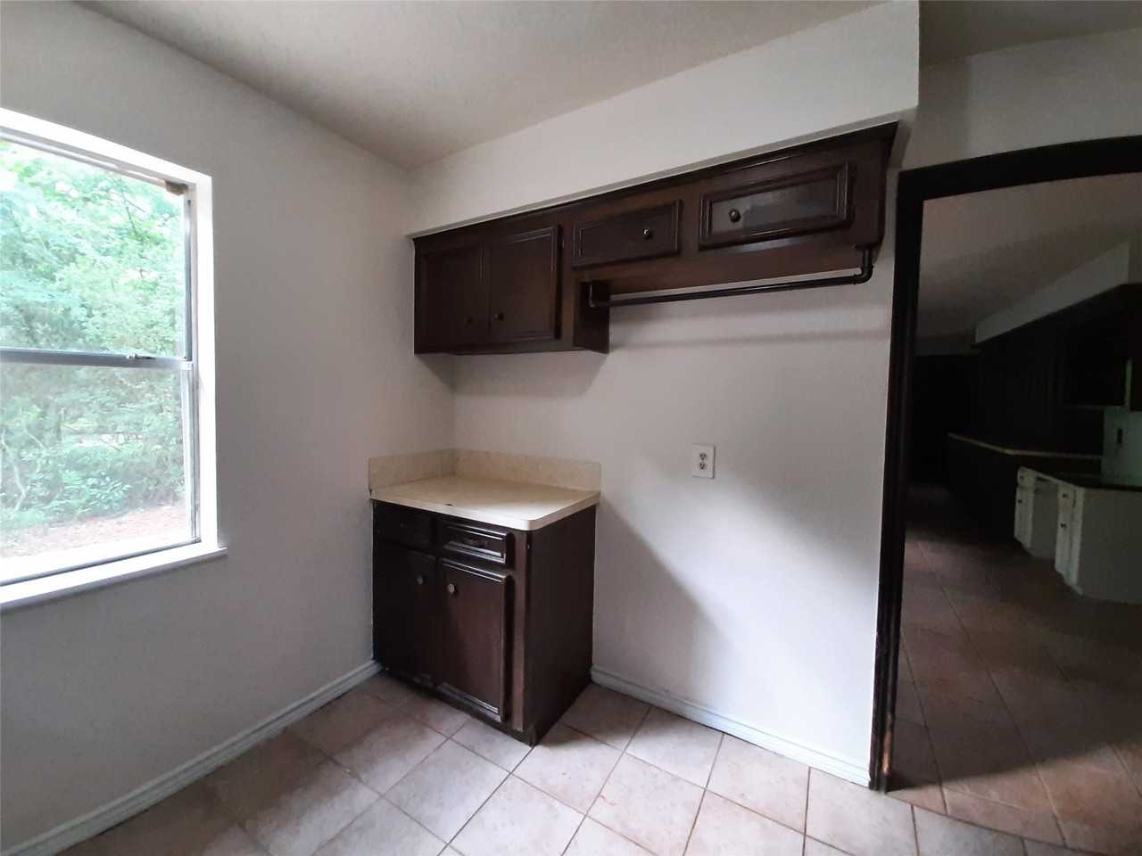 18 Mayfair Grove Ct #18 - Photo 2 of 28