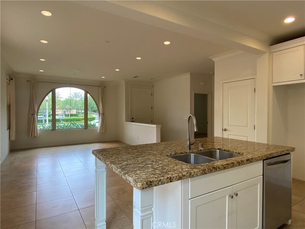 32 Ovation #32 - Photo 7 of 18