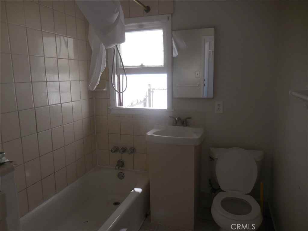 959 West 17th Street #9591-2 - Photo 2 of 10