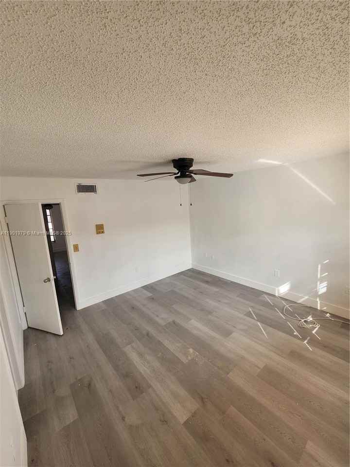 4505 West 15th Avenue #4505-703 - Photo 3 of 31