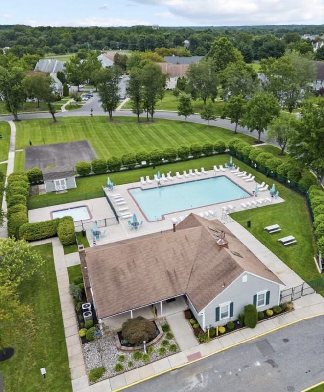 347 Surrey Court - Photo 2 of 16