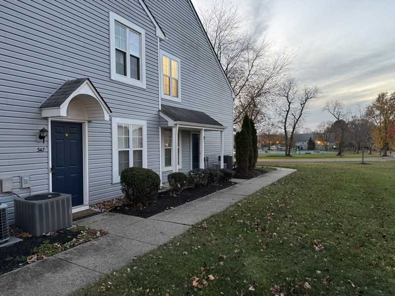 347 Surrey Court - Photo 3 of 16