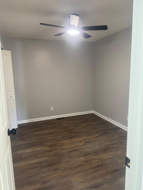 1542 E Perry St - Photo 5 of 10