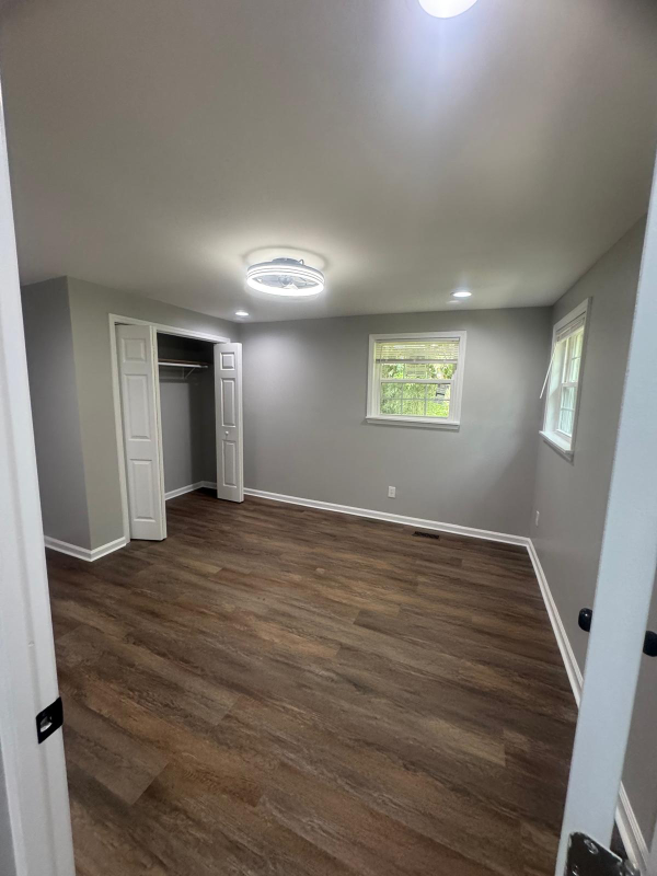 1542 E Perry St - Photo 6 of 10