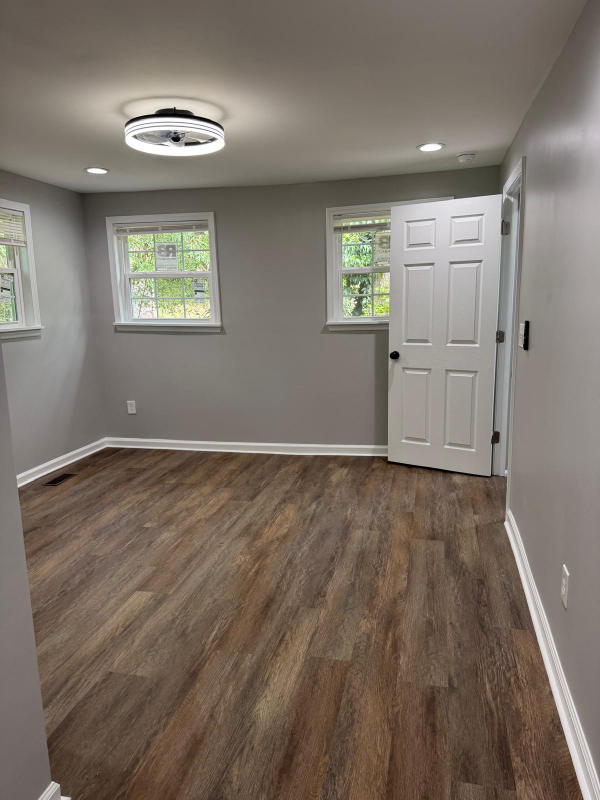 1542 E Perry St - Photo 7 of 10