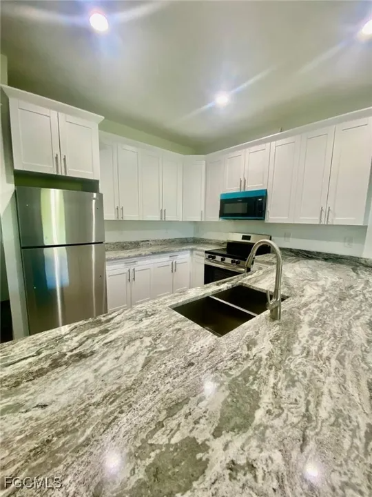 5427 Centennial Blvd - Photo 2 of 11