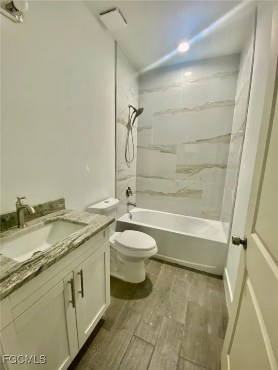 5427 Centennial Blvd - Photo 6 of 11