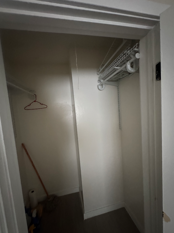 1193 N Ardmore Ave #8 - Photo 7 of 9