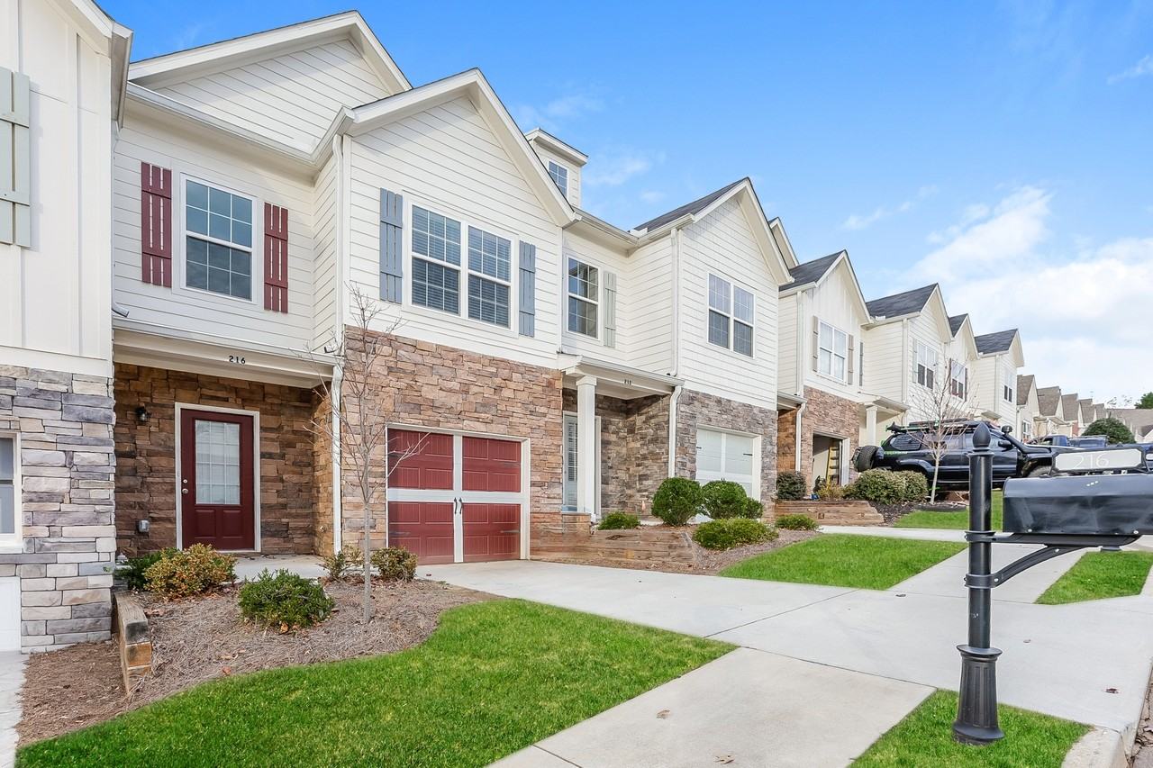 216 Riley Cir - Photo 2 of 48