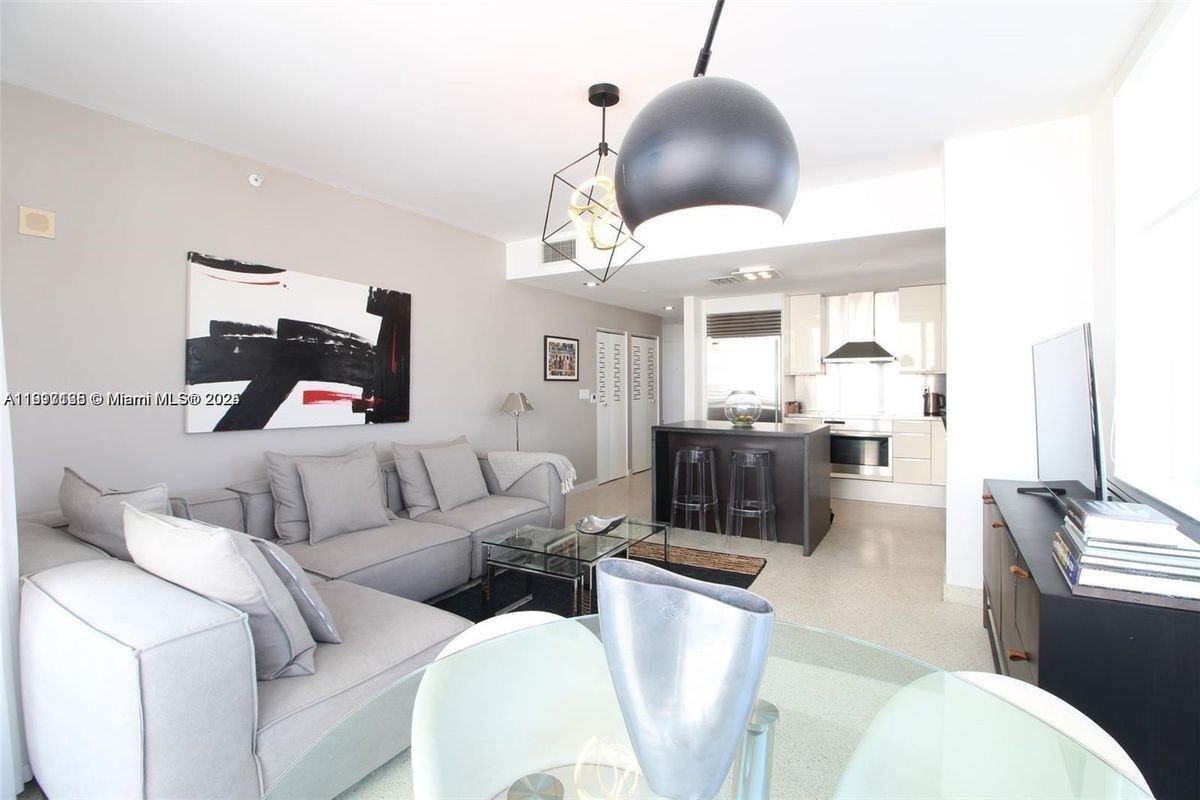 225 Collins Avenue ##6l - Photo 2 of 3