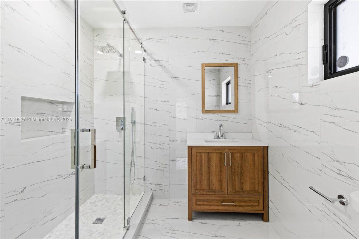 317 North 31st Avenue ##1 - Photo 3 of 3