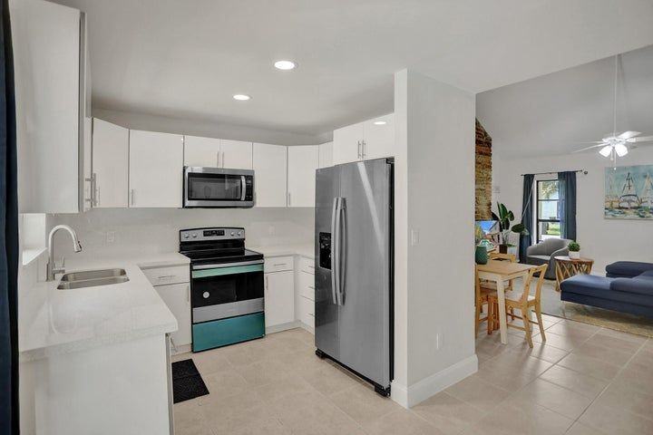 3530 West Chatelaine Boulevard - Photo 2 of 29