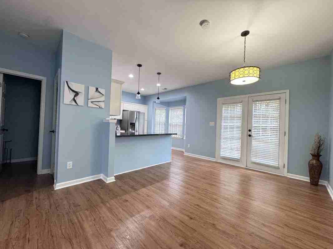 5495 Hampton Court - Photo 4 of 20