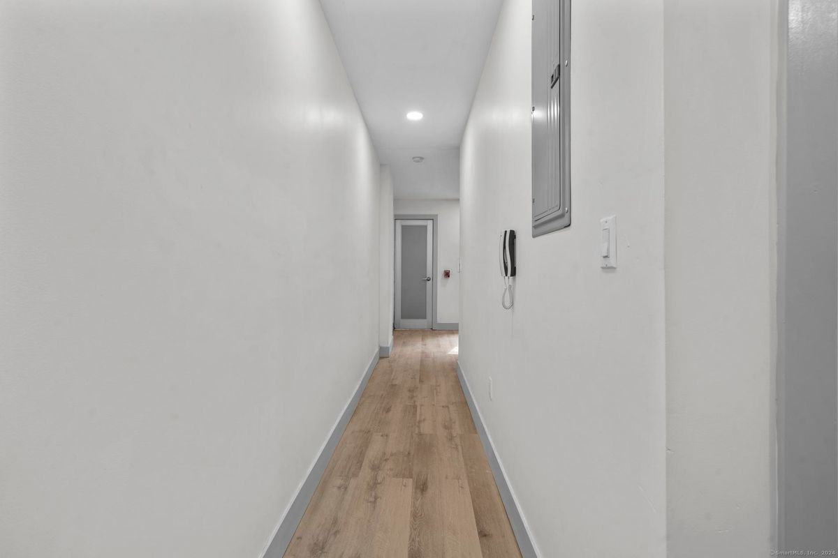 111 Bank St ##3d - Photo 7 of 8