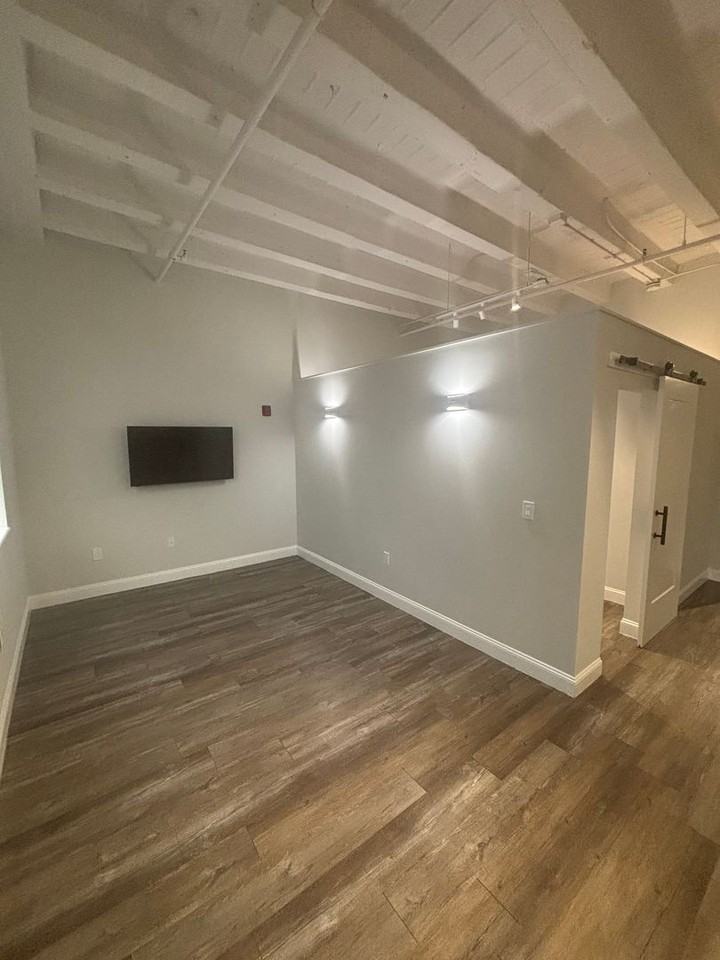 24 Mount Vernon St #205A - Photo 2 of 35