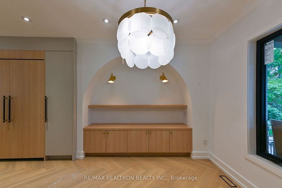 539 Shaw Street - Photo 7 of 45