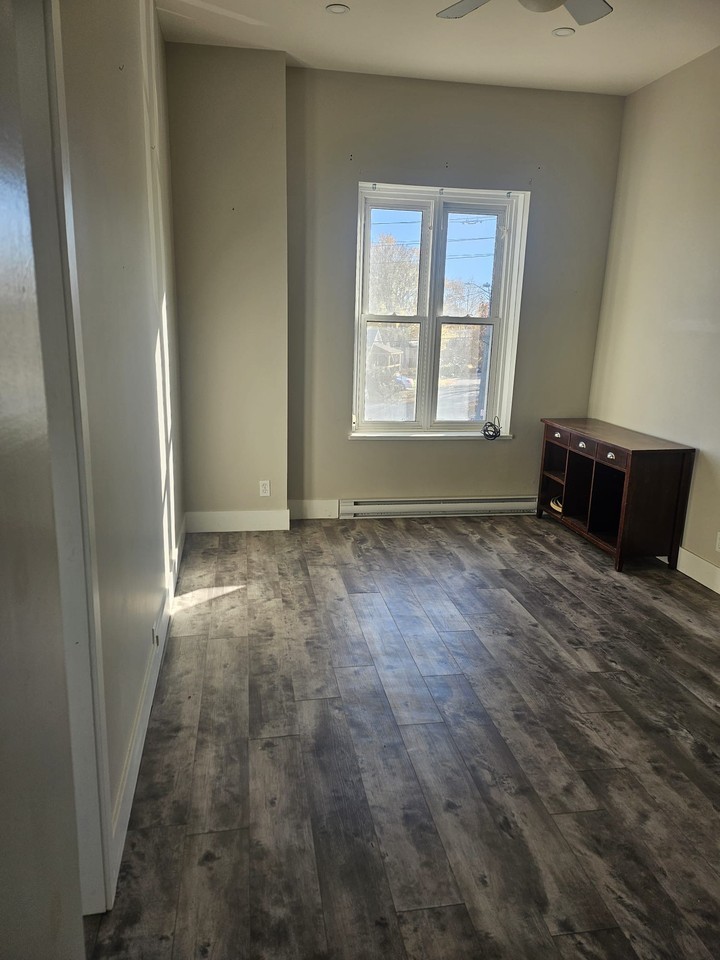 8 Wellington Street #3 - Photo 3 of 8
