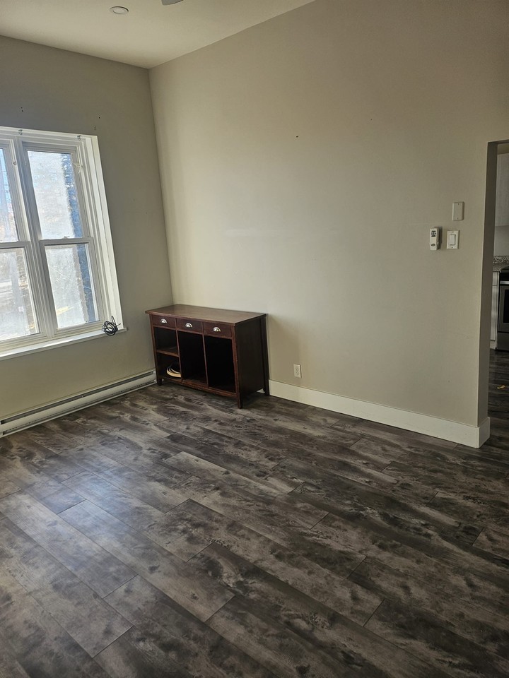 8 Wellington Street #3 - Photo 6 of 8
