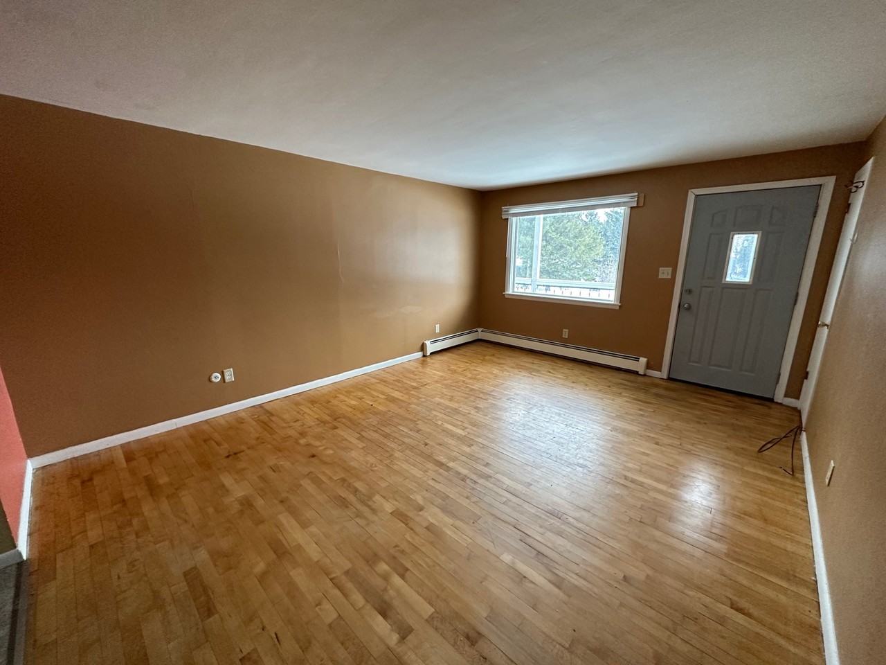 23456 Dogwood Ave #4 - Photo 5 of 6