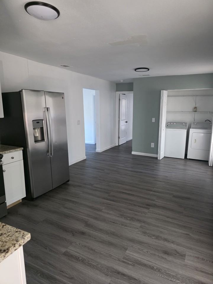 16 Whatley St Ne #A - Photo 2 of 14