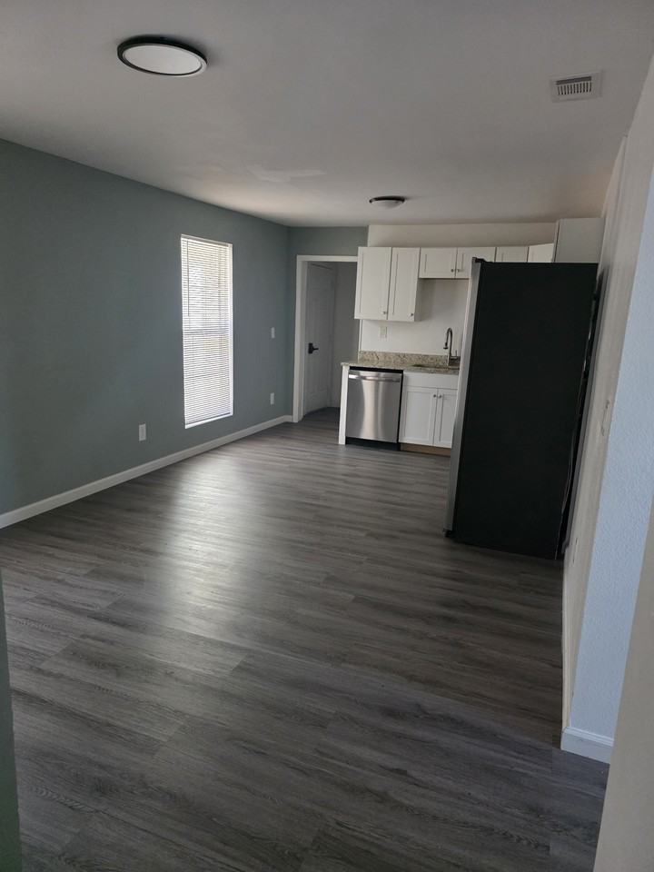 16 Whatley St Ne #A - Photo 3 of 14